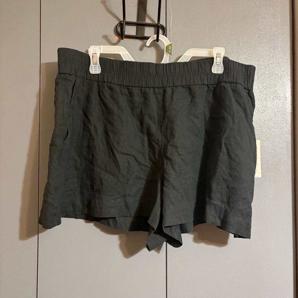 A new day XXL shorts NWT